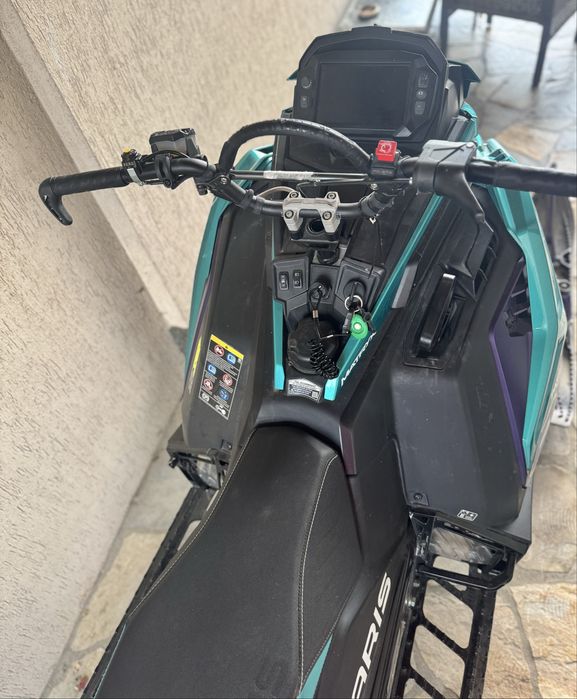 Snowmobil Polaris RMK 900