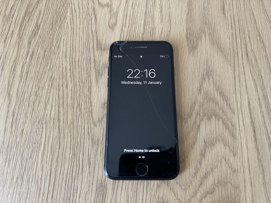 iPhone 7 черен 128гб