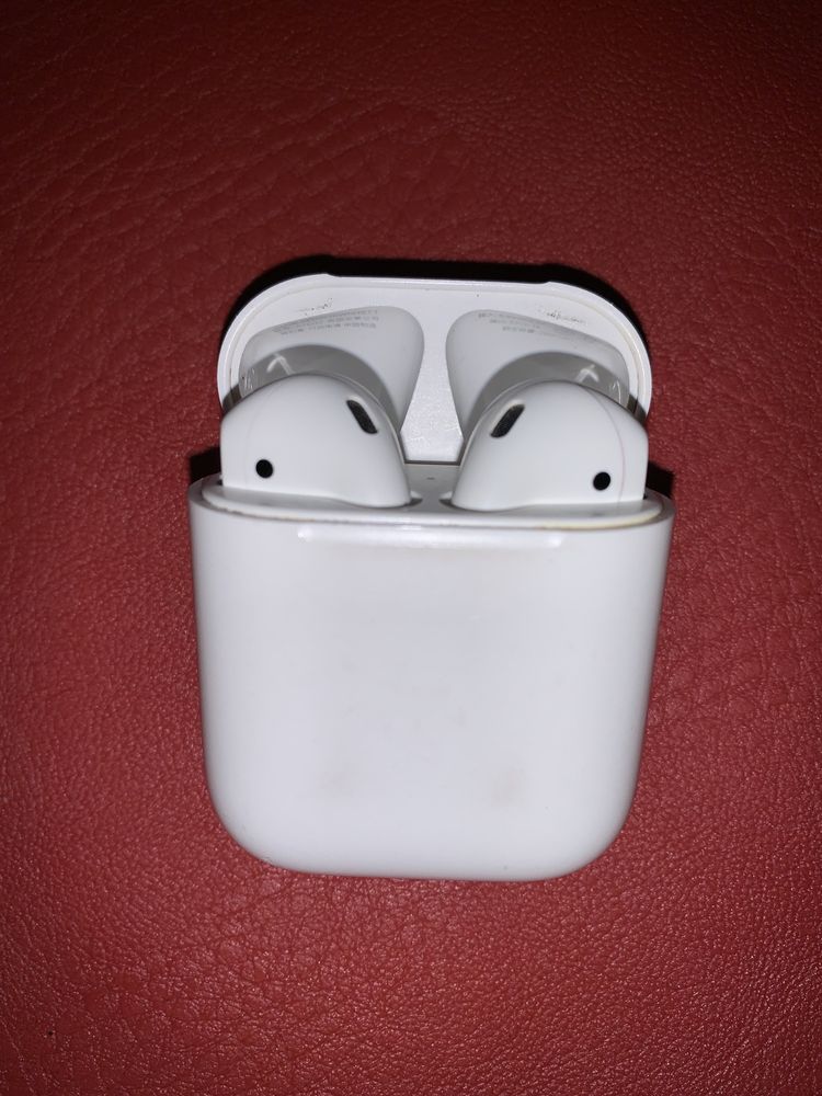 AirPods 1, рабочий кейс,наушники не рабочие