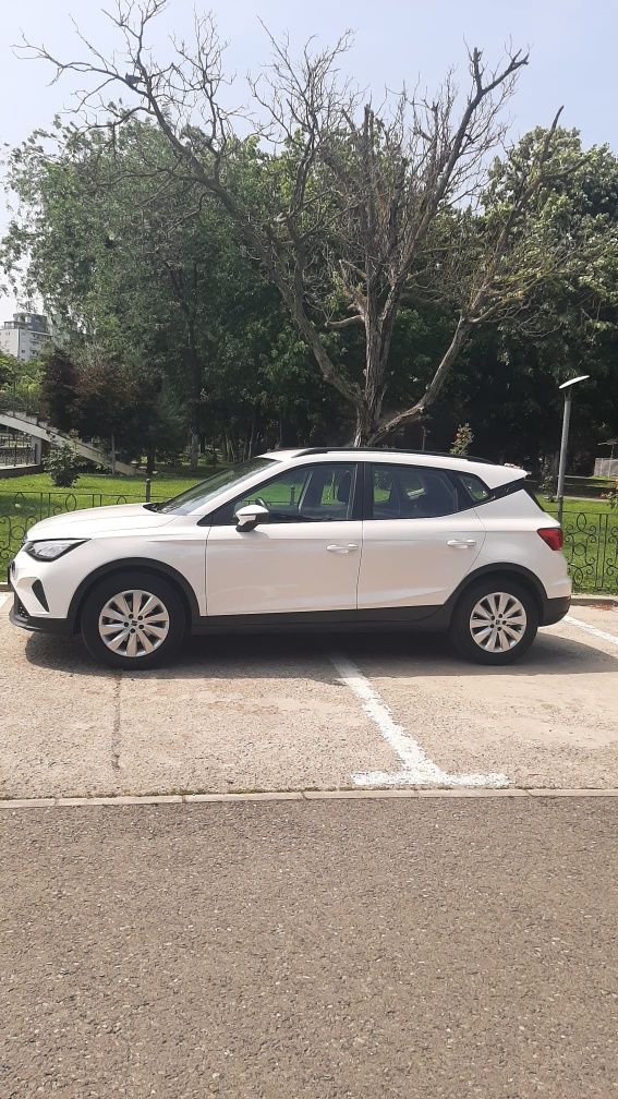 Seat Arona 2021 alb cutie automata 20.000 km