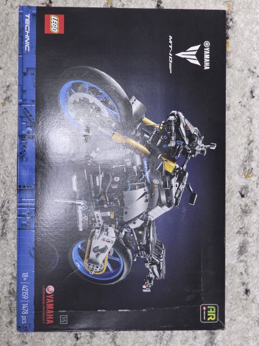 LEGO technic Yamaha MT-10 SP 42159
