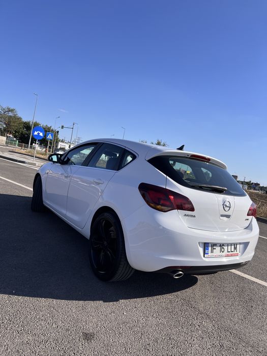 Opel Astra J 2012 2.0CDTI