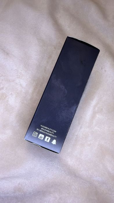 fond de ten lichid Huda Beauty #FauxFilter Luminous Matte.