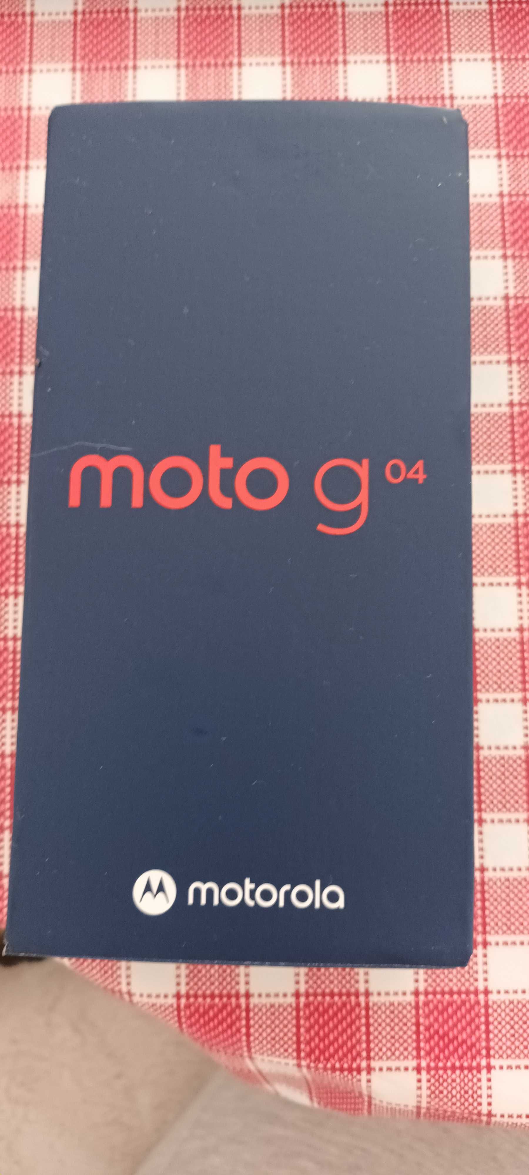 Продавам нав телефон Motorola G04 black