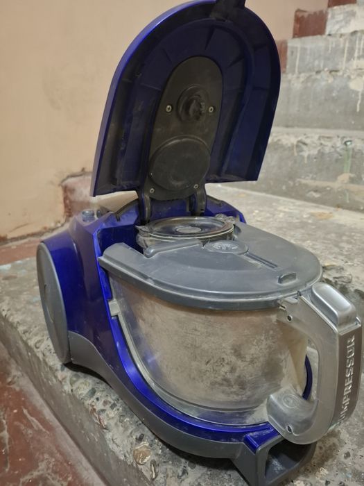 Продам пылесос LG