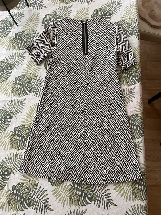 Плътна дамска рокля, с къс ръкав H&M