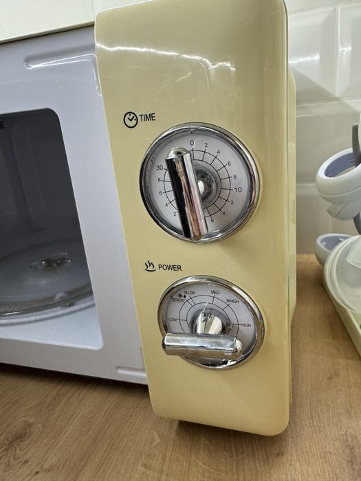 Микровълнова фурна Studio casa, Mamma Mia, ретро SC2130