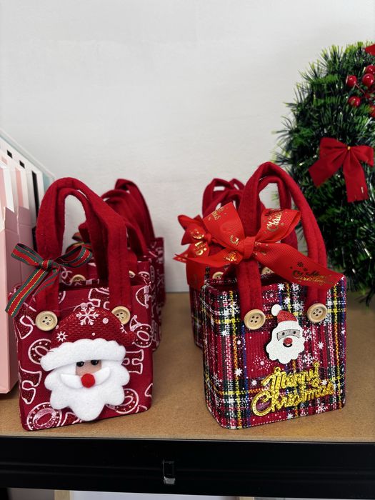 Коледни чанти.