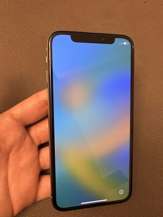 iPhone X в нормальном состоянии