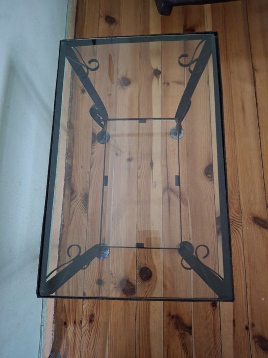 Масичка  от ковано желязо със стъклен плот