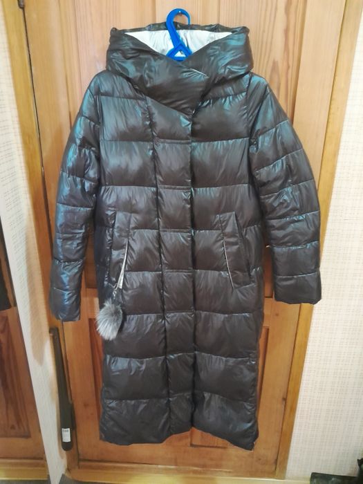 Продам женский пуховик.
