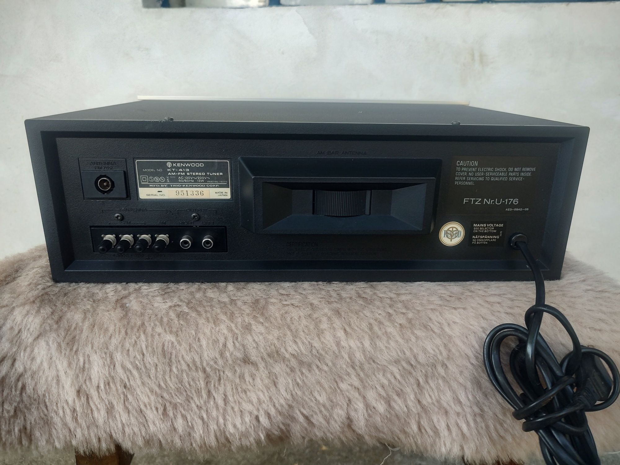 Kenwood KT-413 AM/FM Стерео Тунер