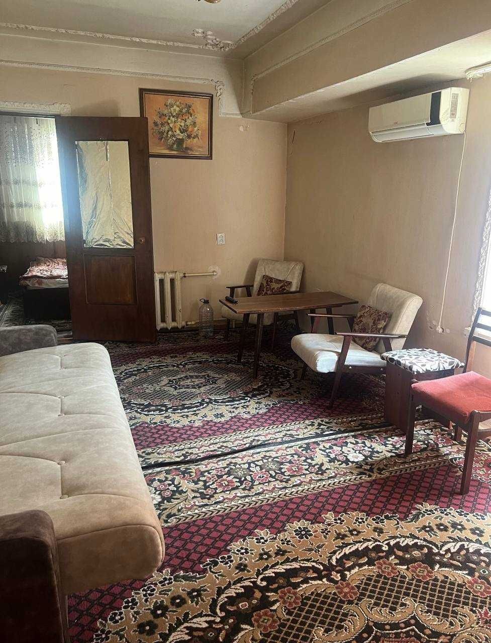 ц4 Алайский , 5 школа продается 1-комнатная квартира 42м2