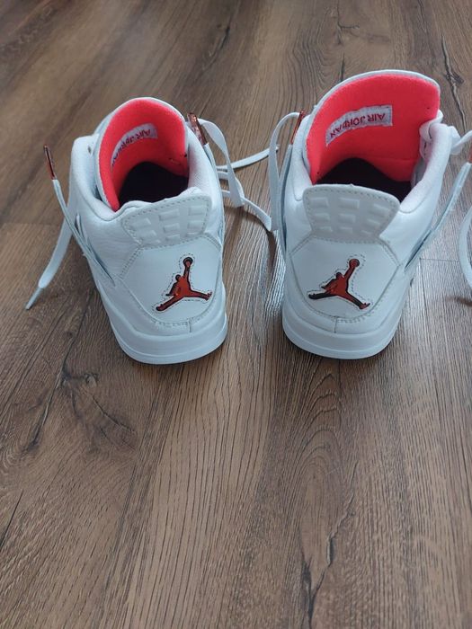 Nike Air Jordan 4 Retro Metallic Red