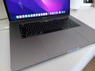 MacBook PRO 15Inch, 2017 , i7, 500SSD