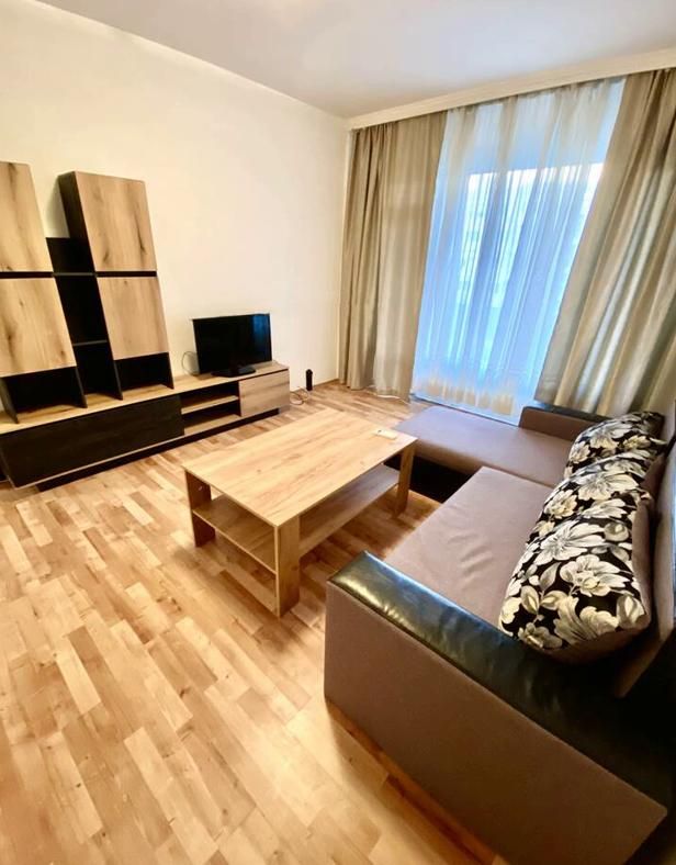 Двустаен апартамент в кв. Каменица 2