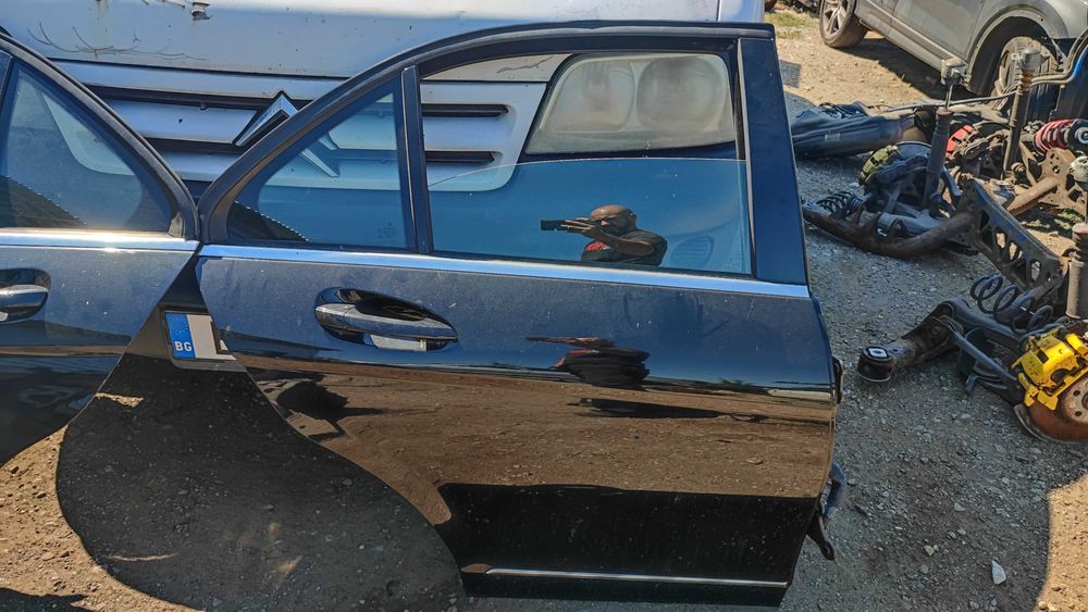 Предна задна врата лява дясна Мерцедес W204 C class Mercedes врати