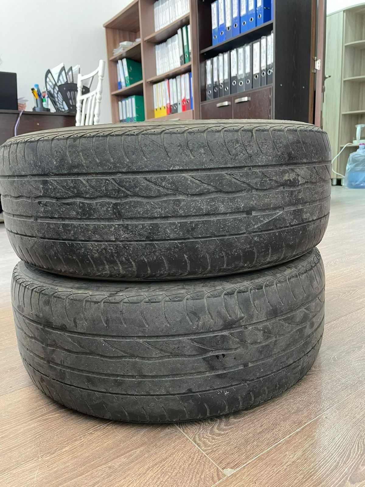 Продаю 2 шт автошины б/у 215/55 R17 94 V за 10 000 тг