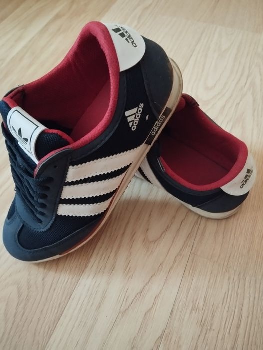 Adidași Adidas nr. 37