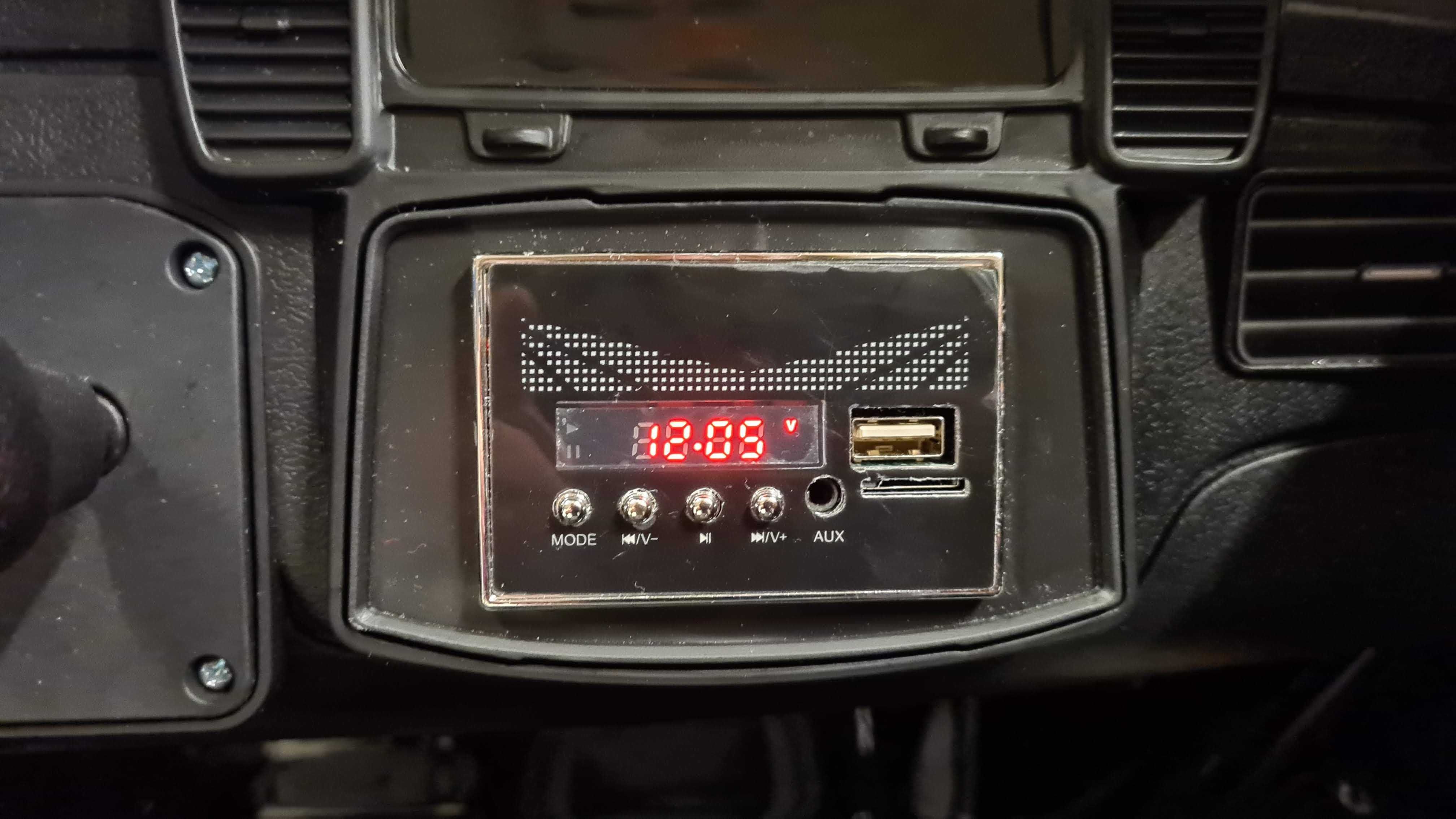 Двуместен акумулаторен джип Mercedes GLS63 с 12Vбатерия,EVA гуми