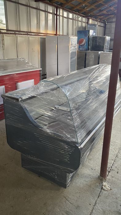 Vitrina frigorifica orizontala pentru mezeluri, branzeturi