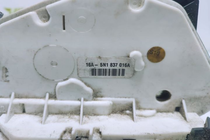 Broasca incuietoare usa dreapta fata 5n1837016a Volkswagen VW Passat CC 1  [din 2008 pana  2012] se