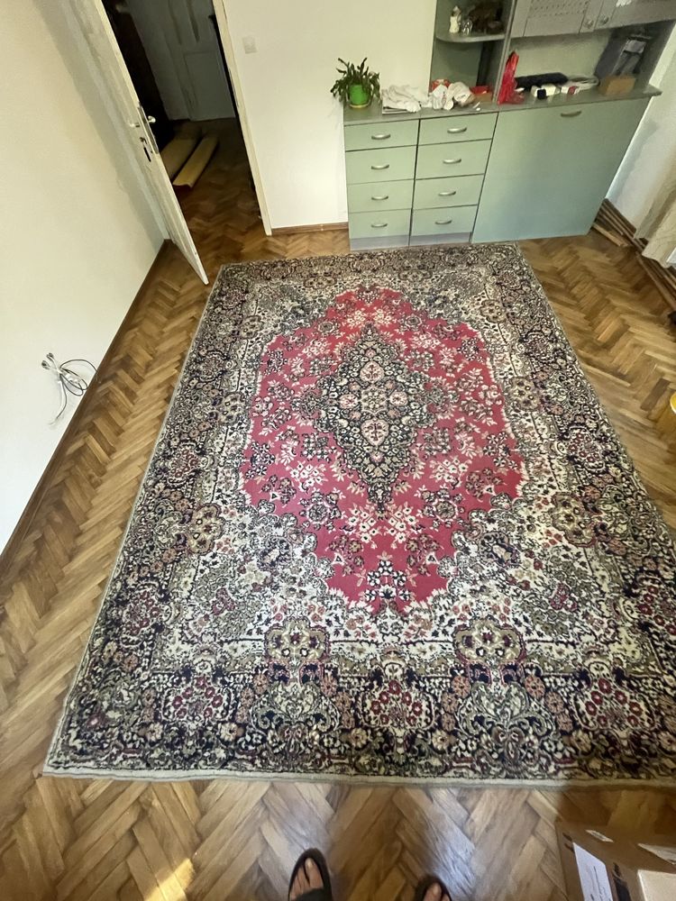 Килим тип Персийски