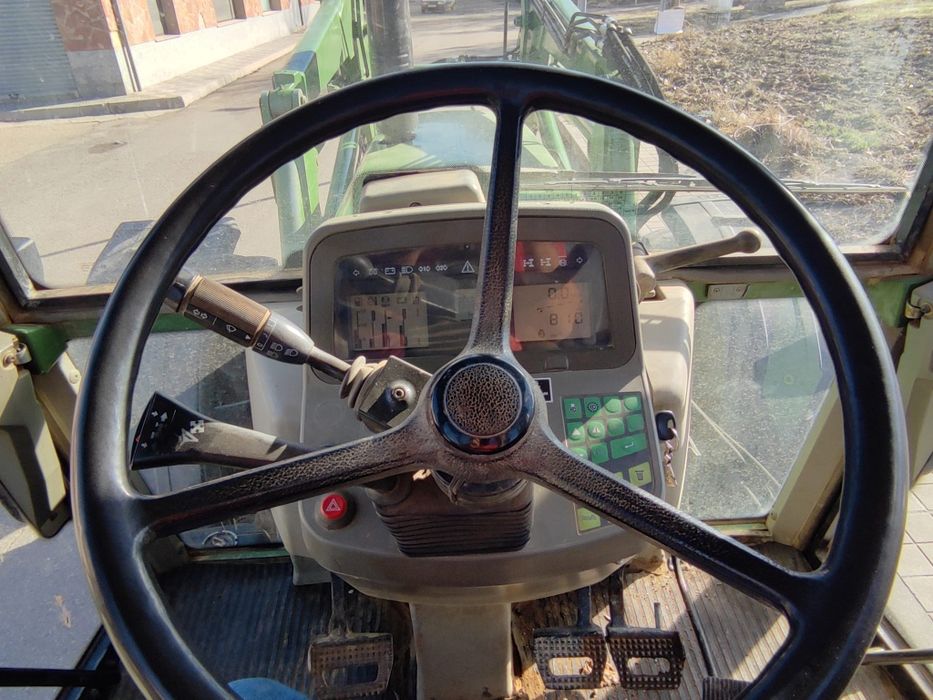 Vând Fendt Favorit514c