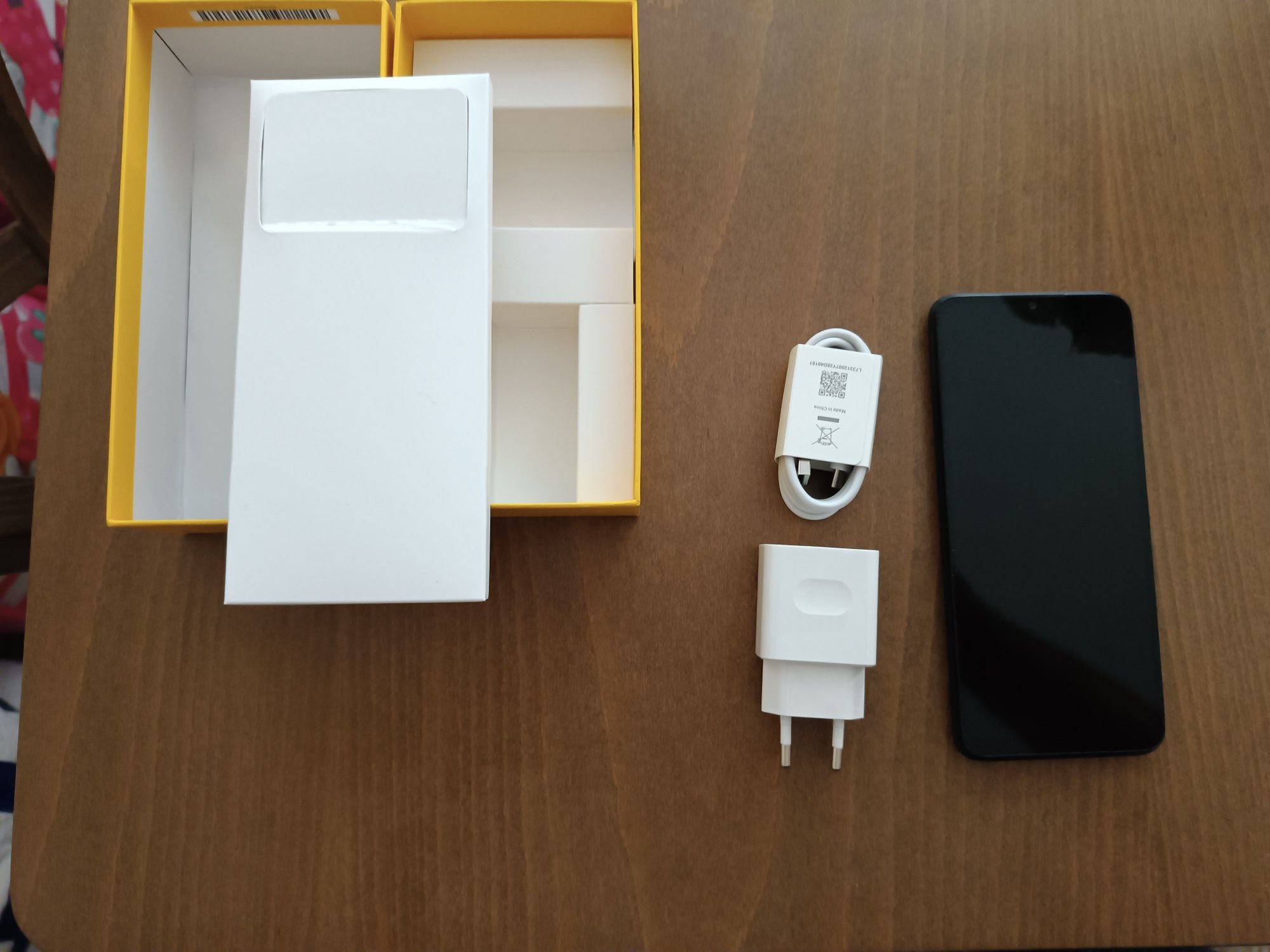 Xiaomi POCO C40.