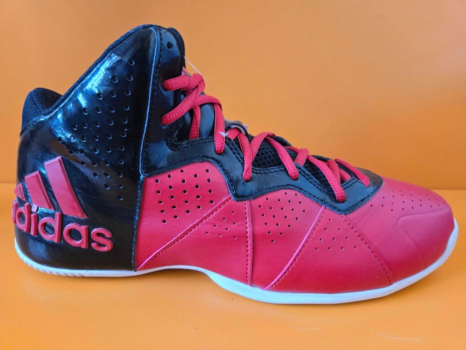 ADIDAS Pro Smooth Feather нови мъжки баскетболни обувки номер 45 1/3