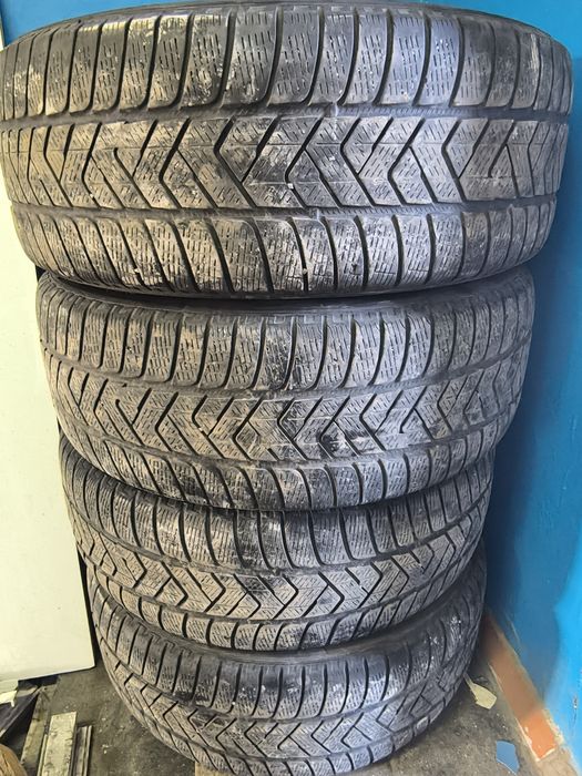 Зимние шины Pirelli Scorpion.