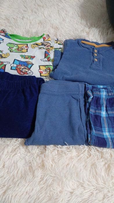 Пижами  2 бр и долнища 3 бр 4-6 г