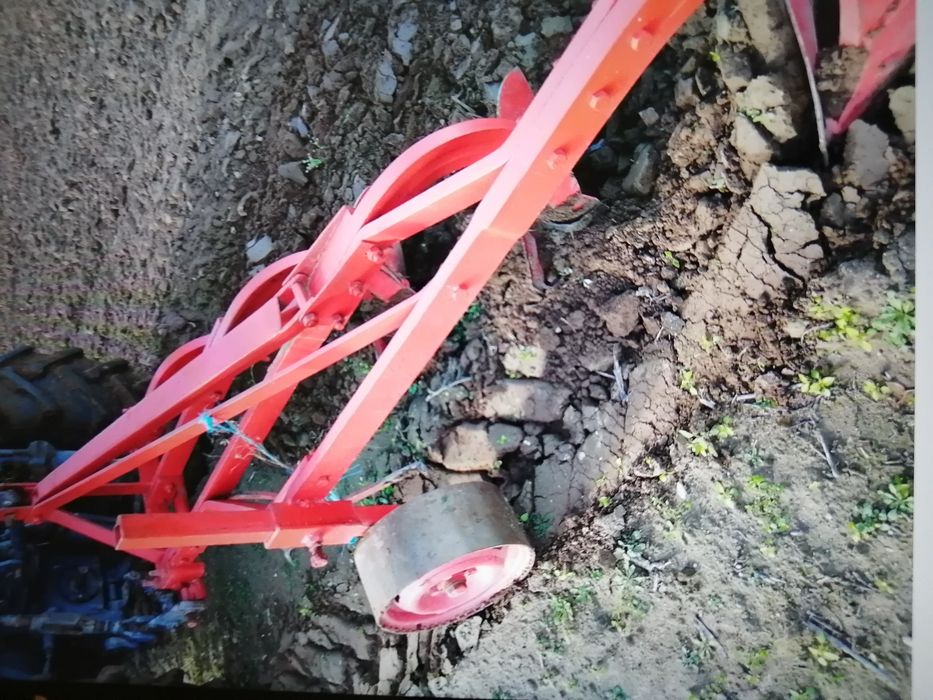 Продавам турски плуг 4. 25