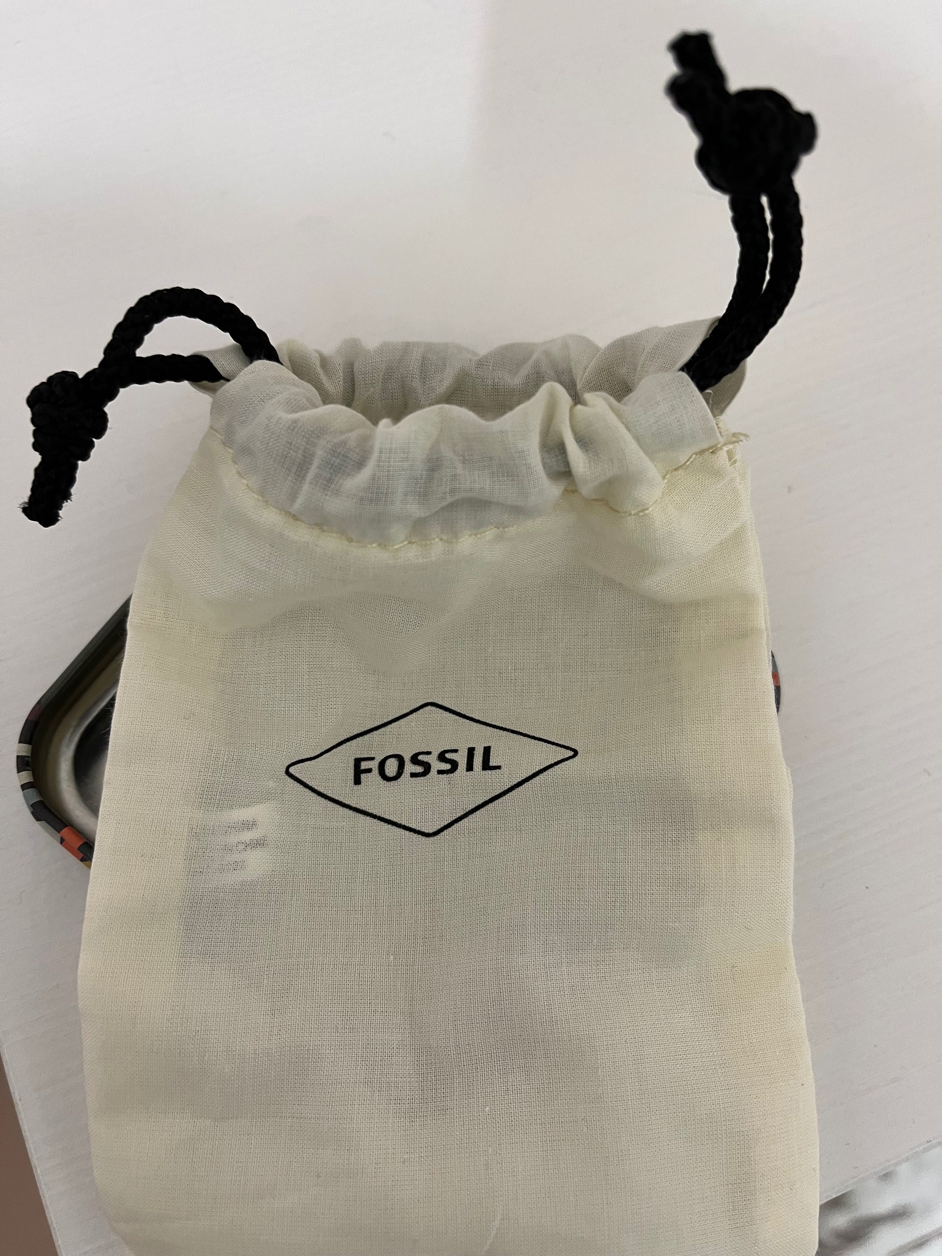 Дамска оригинална гривна Fossil