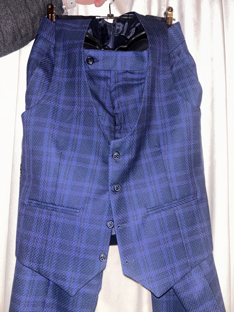Costum barbatesc din 3 piese