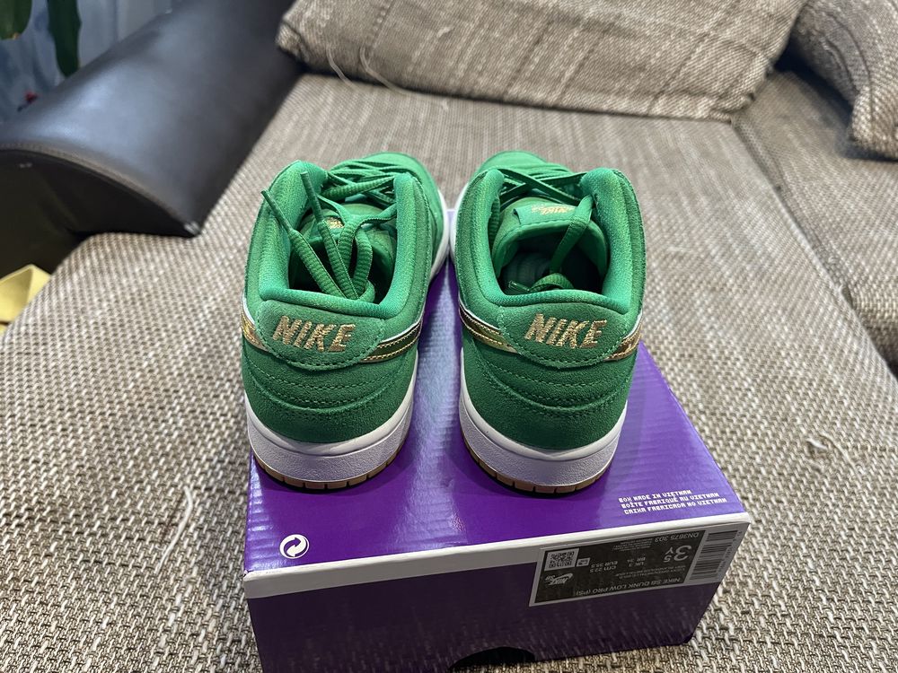 Nike SB Dunk Low Patrick's Day Green Jordan Kobe Adidas NBA LeBron MLB