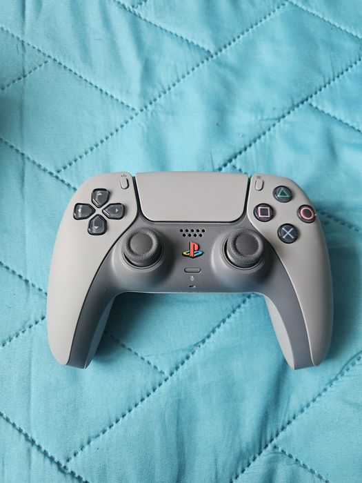 Dualsense 30th Anniversary Limited Edition за PS5
