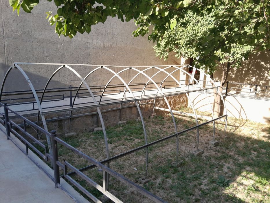 Parnik sotiladi 6.3 alumendan yasalgan