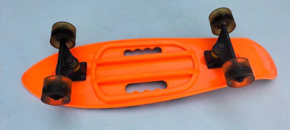 Продается скейтборд б/у.