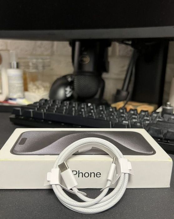 Зарядка на iPhone 15 / 16 оригинальная/Плетеный провод для iPhone15pro