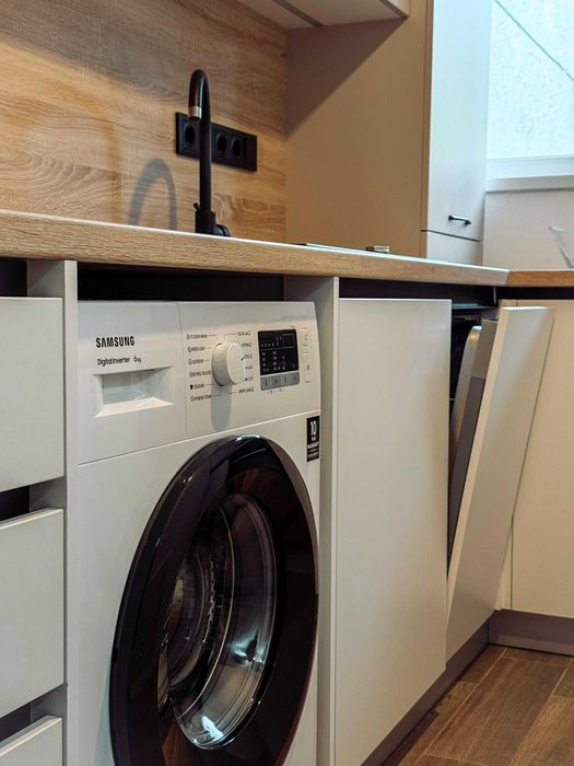 Ofer spre închiriere apartament cu 2 camere la 2 min de UMF și spital