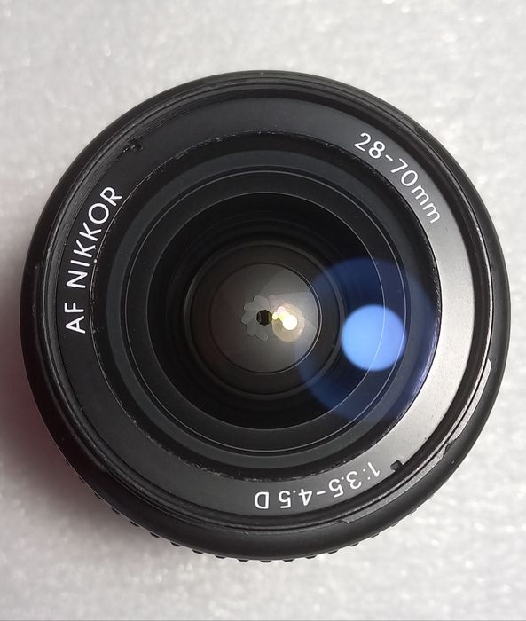 Obiectiv foto NIKON FX - AF Nikkor 28-70 mm 1:3,5 -4,5 D