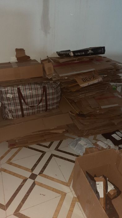 Отдам коробки и картон даром