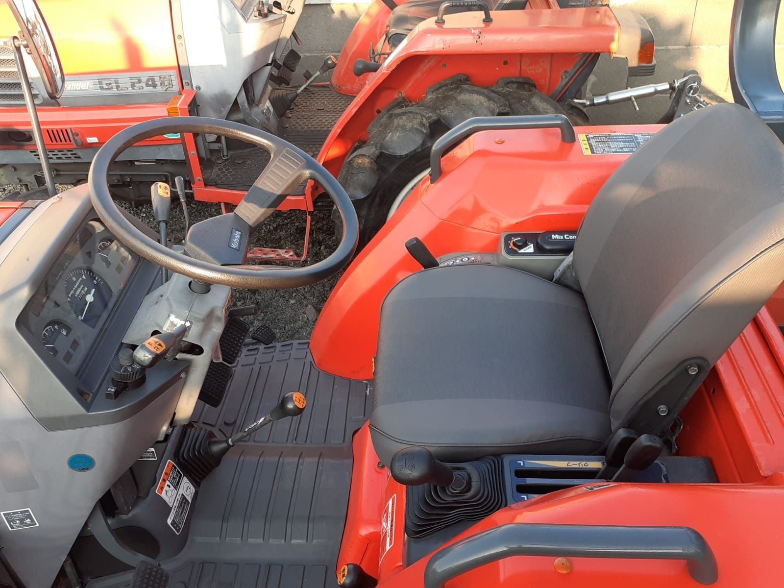 Tractor japonez yanmar kubota 23cp 4x4