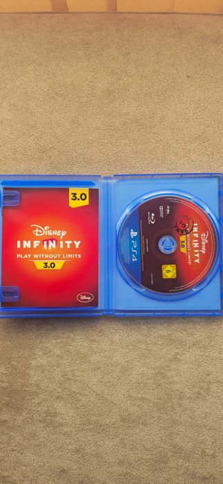 PS4 Disney Infinity 3.0 + Фигурка Playstation