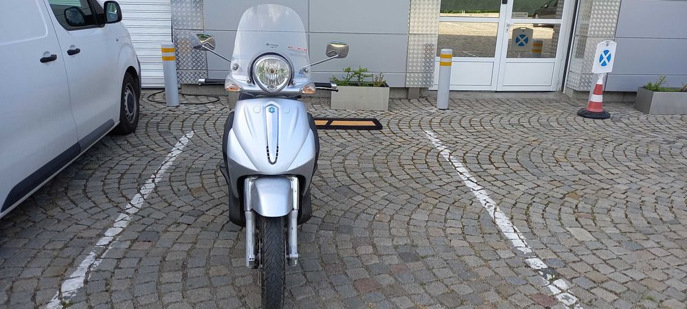 Продавам ПИАДЖО Бевърли 500