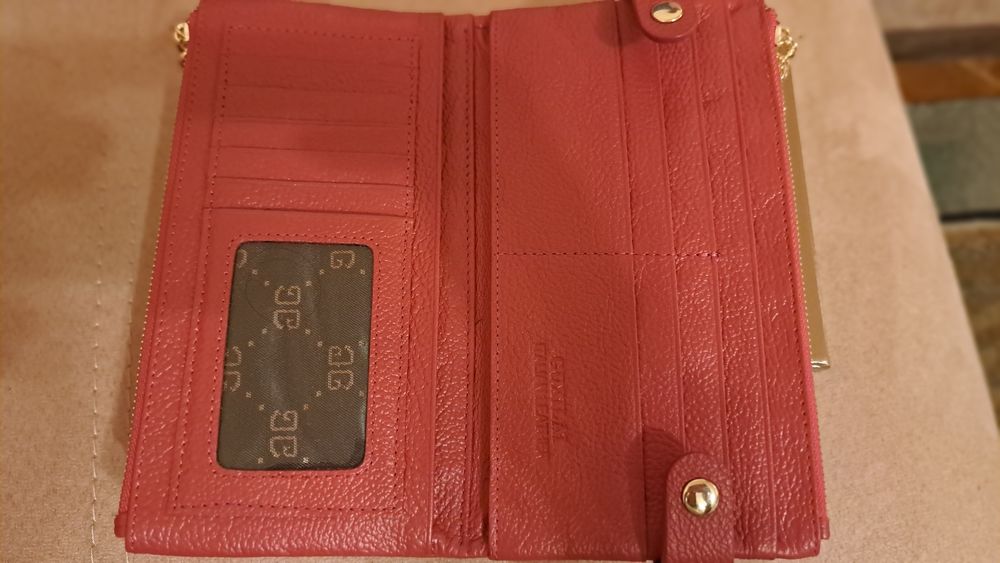 Червен дамски  портфейл