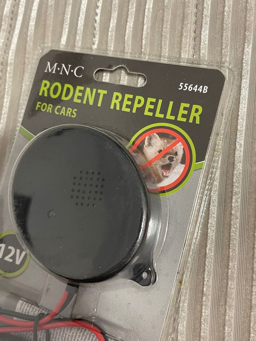 Aparat auto ultrasonic pentru combaterea șoarecilor