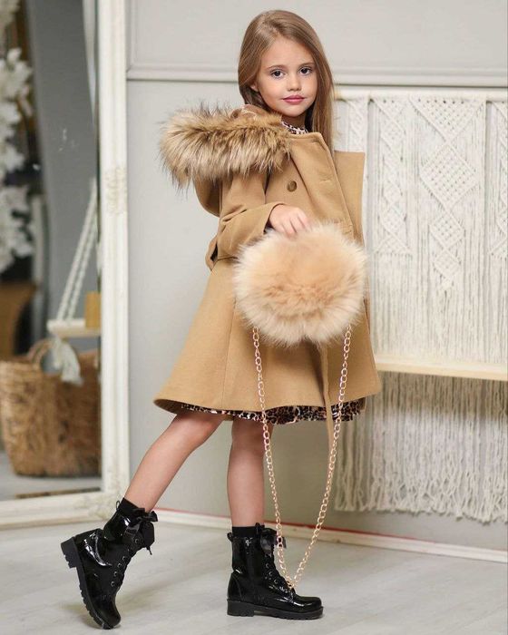 Palton cu rochiță catifea și geanta