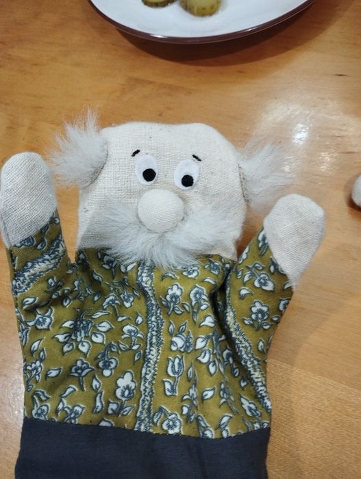 Игрушки на руку для кукольного театра.